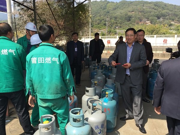 爱游戏体育2015年新春开工慰问